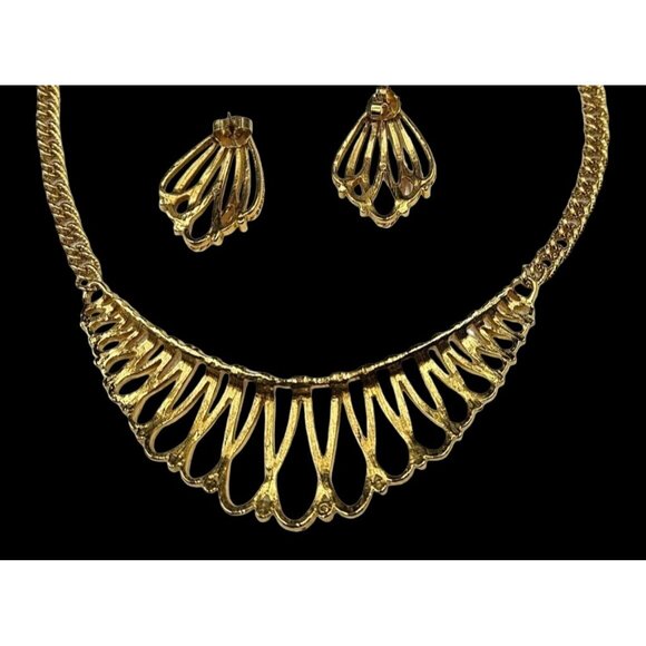 Vintage Avon Gilded Mesh Gold Tone Open Work Choker Necklace & Pierced Earrings - Picture 3 of 3
